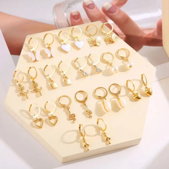 12 Pairs Gold Color Hoop Earrings Jewelry Pack - Picture 4 of 4
